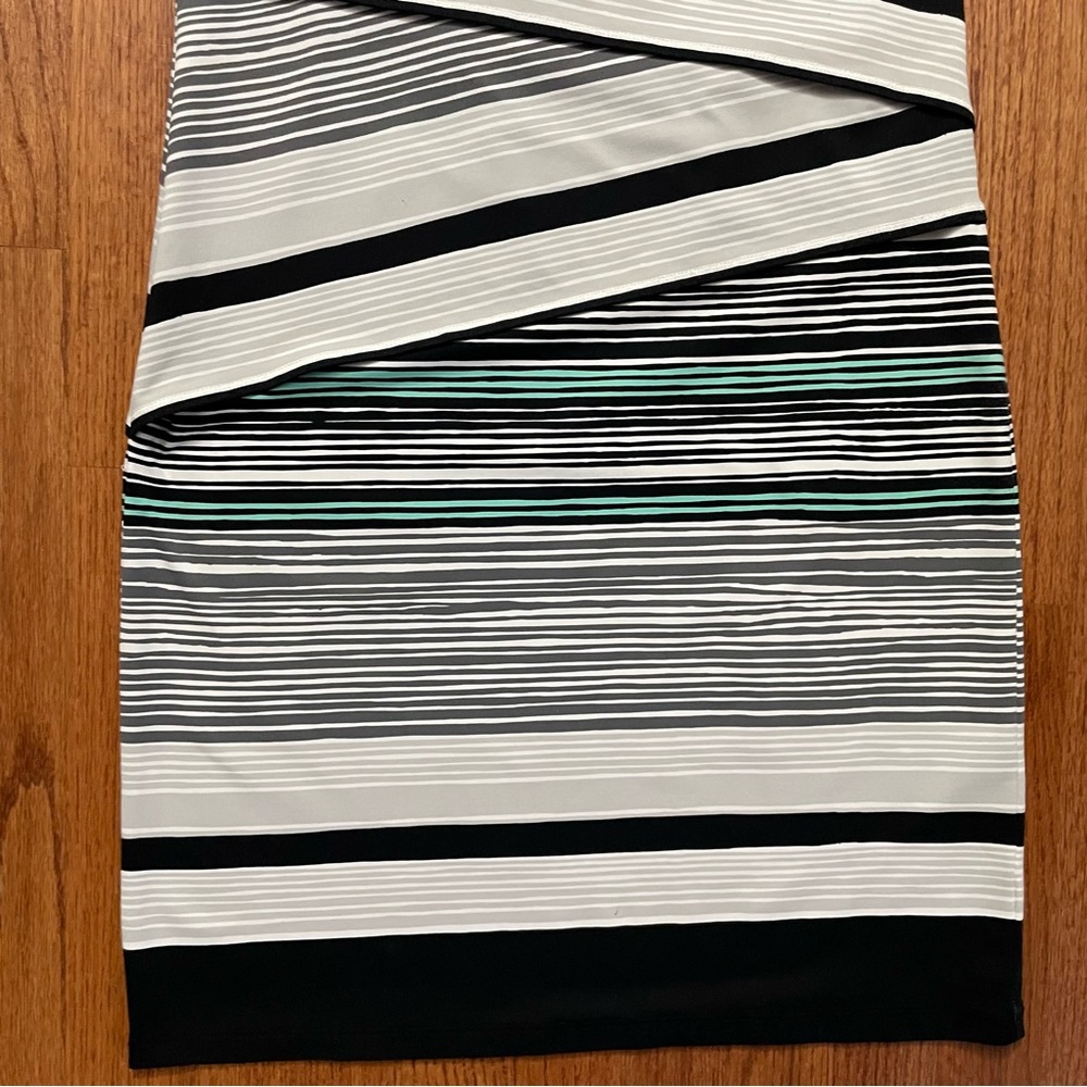 J. McLaughlin Nicola Tiered Striped Catalina Cloth Dress size S - Picture 5 of 13